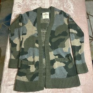 🌷2 for $10🌷Hollister Camo knit mid length open cardigan